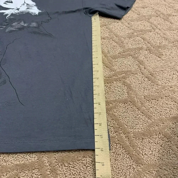 Madonna Sticky & Sweet 2010 Concert  T-Shirt - Picture 5 of 6